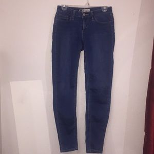 Levi skinny jeans